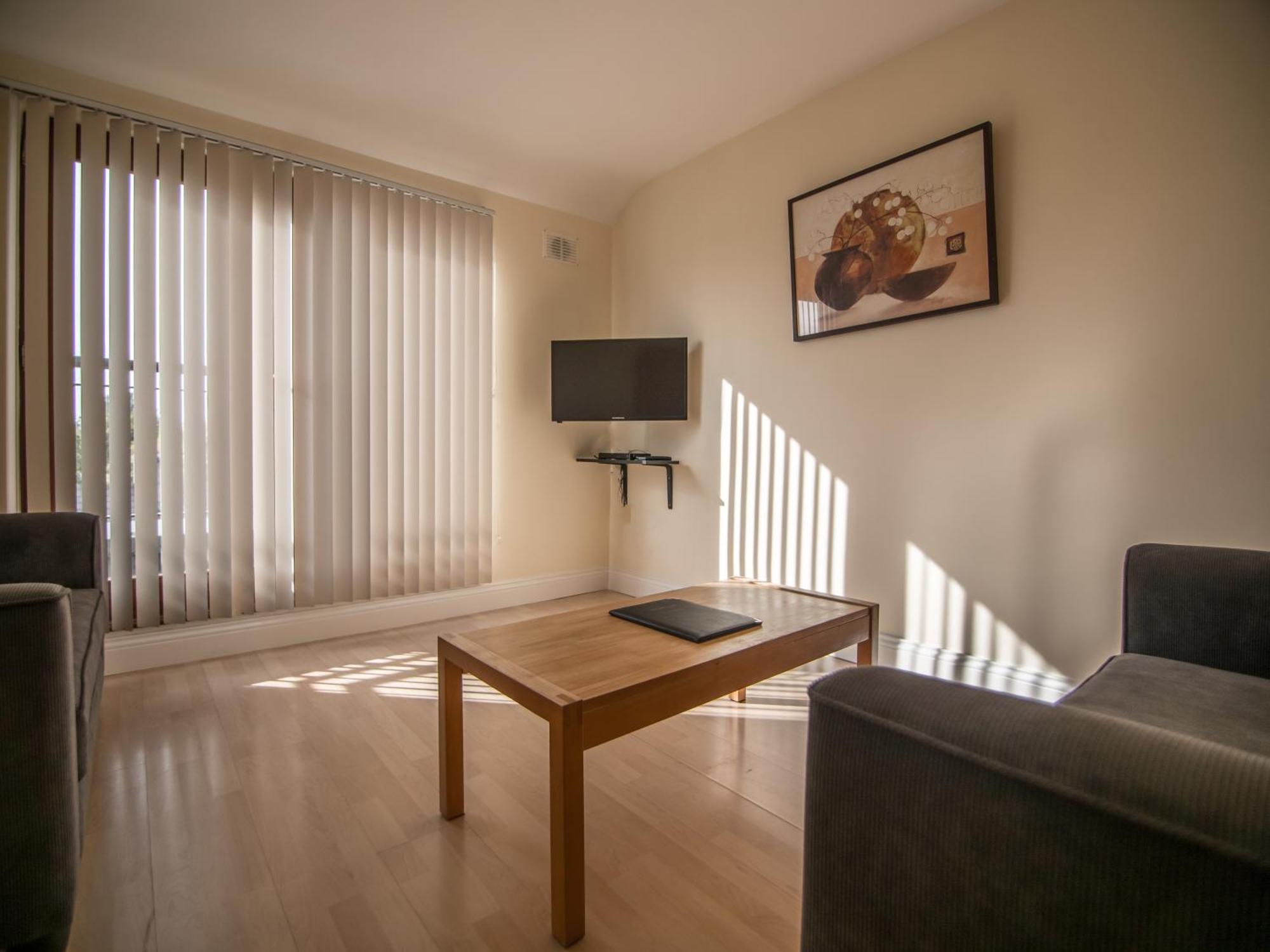 Donegan Court Aparthotel Galway Buitenkant foto