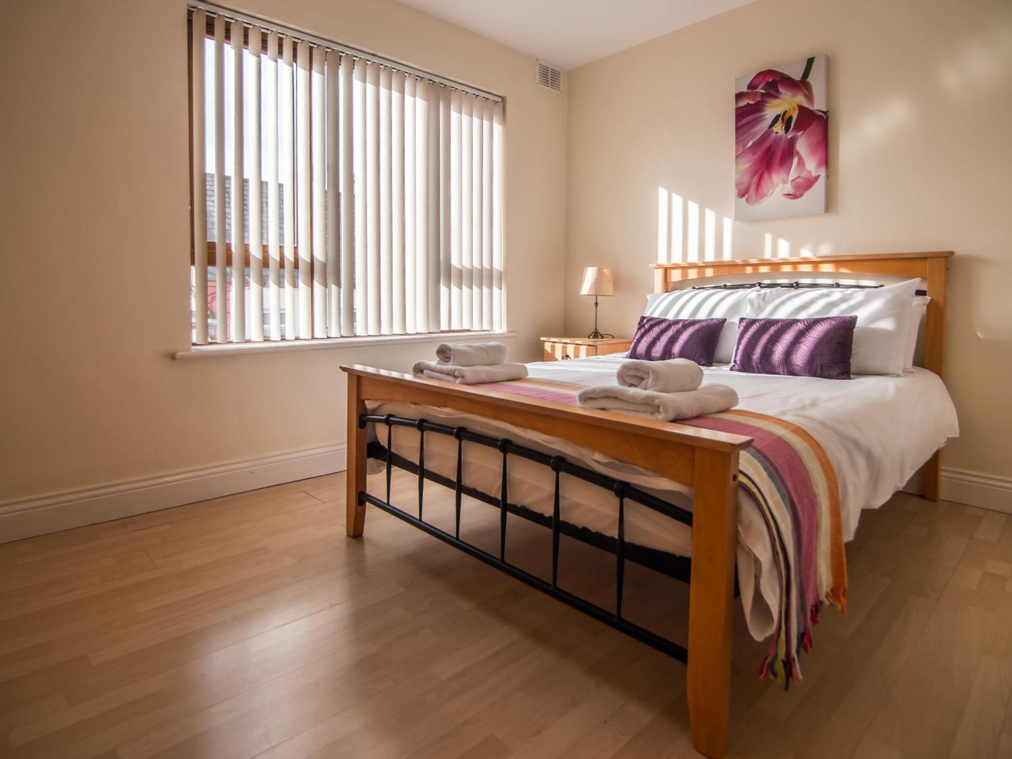 Donegan Court Aparthotel Galway Buitenkant foto