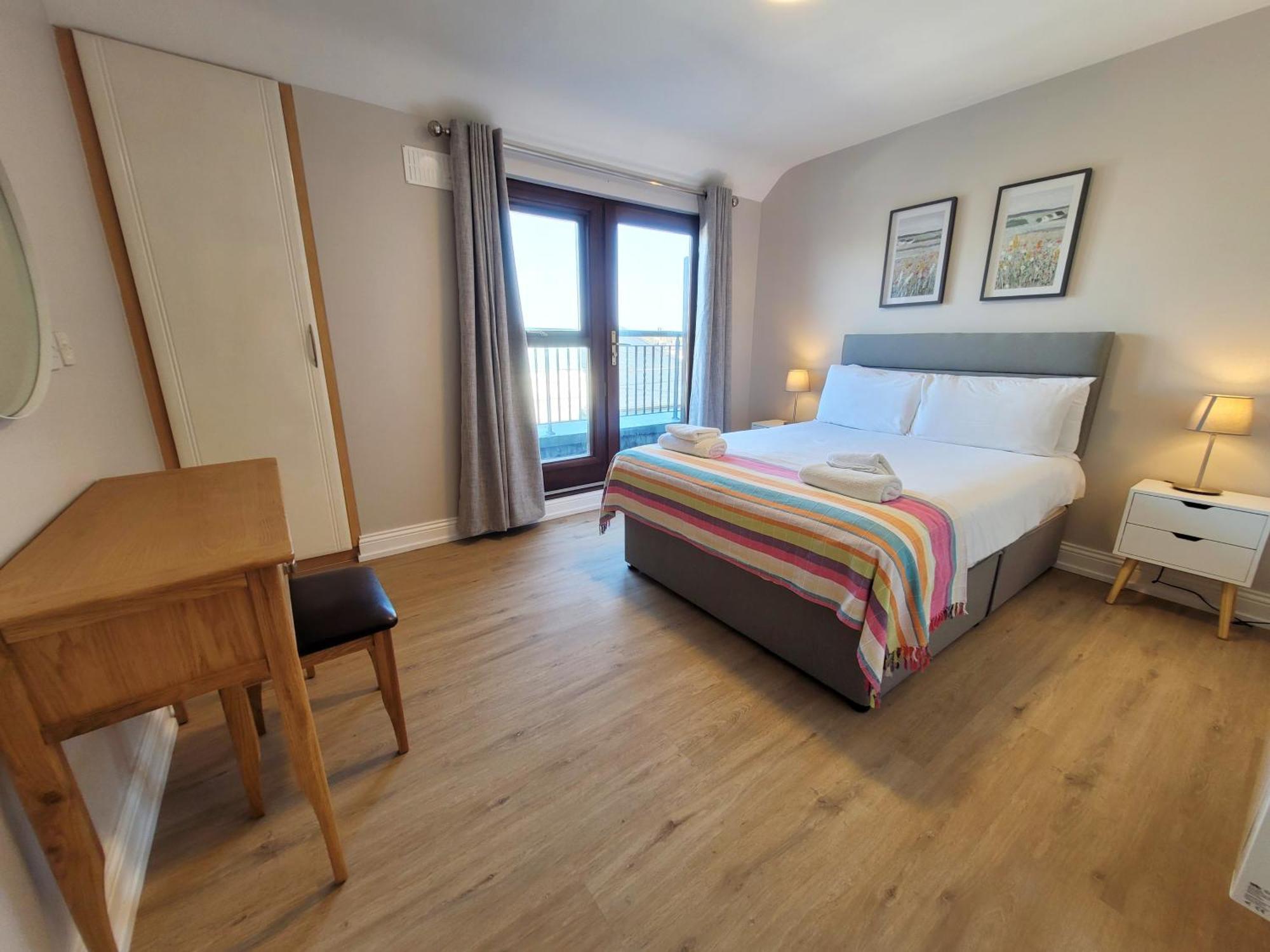 Donegan Court Aparthotel Galway Buitenkant foto