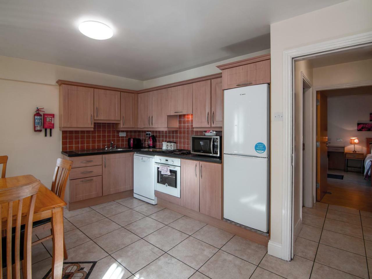 Donegan Court Aparthotel Galway Buitenkant foto