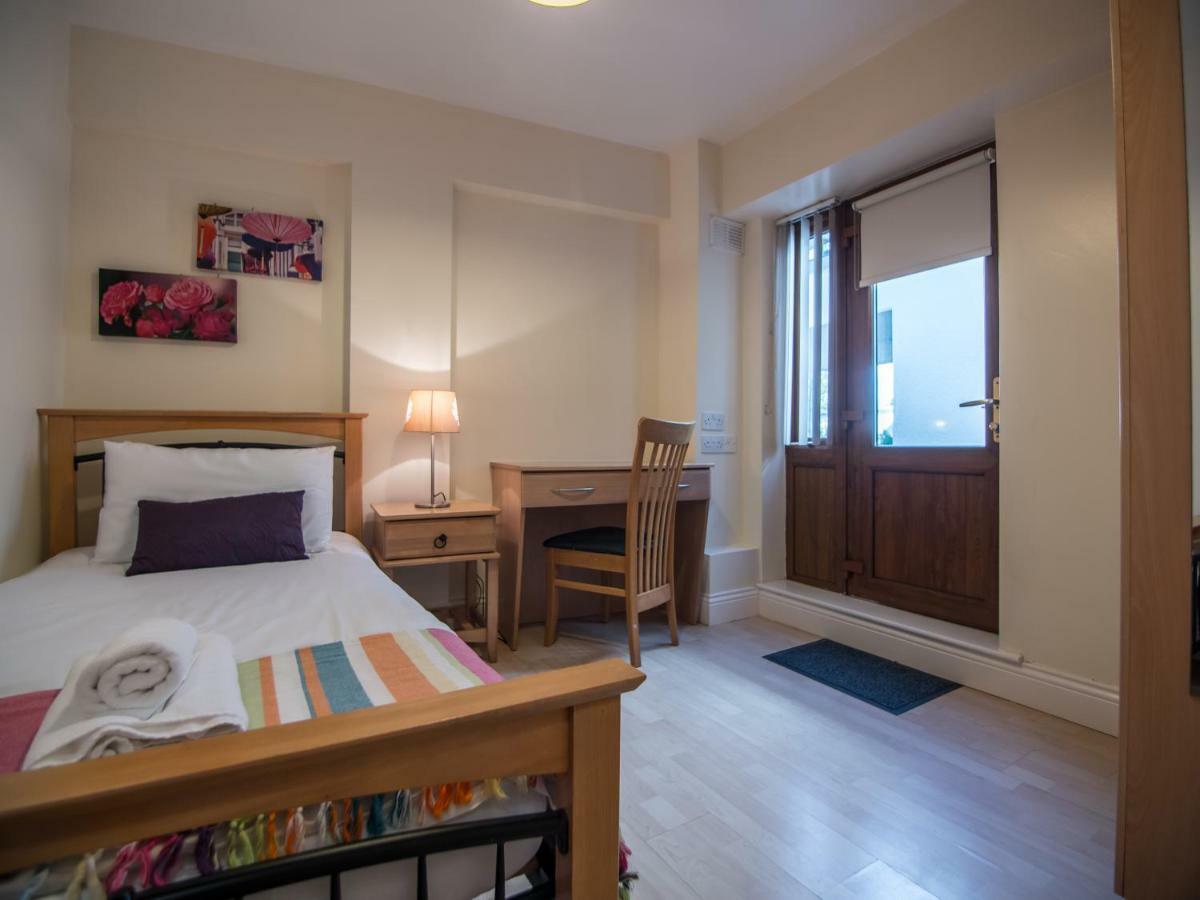 Donegan Court Aparthotel Galway Buitenkant foto