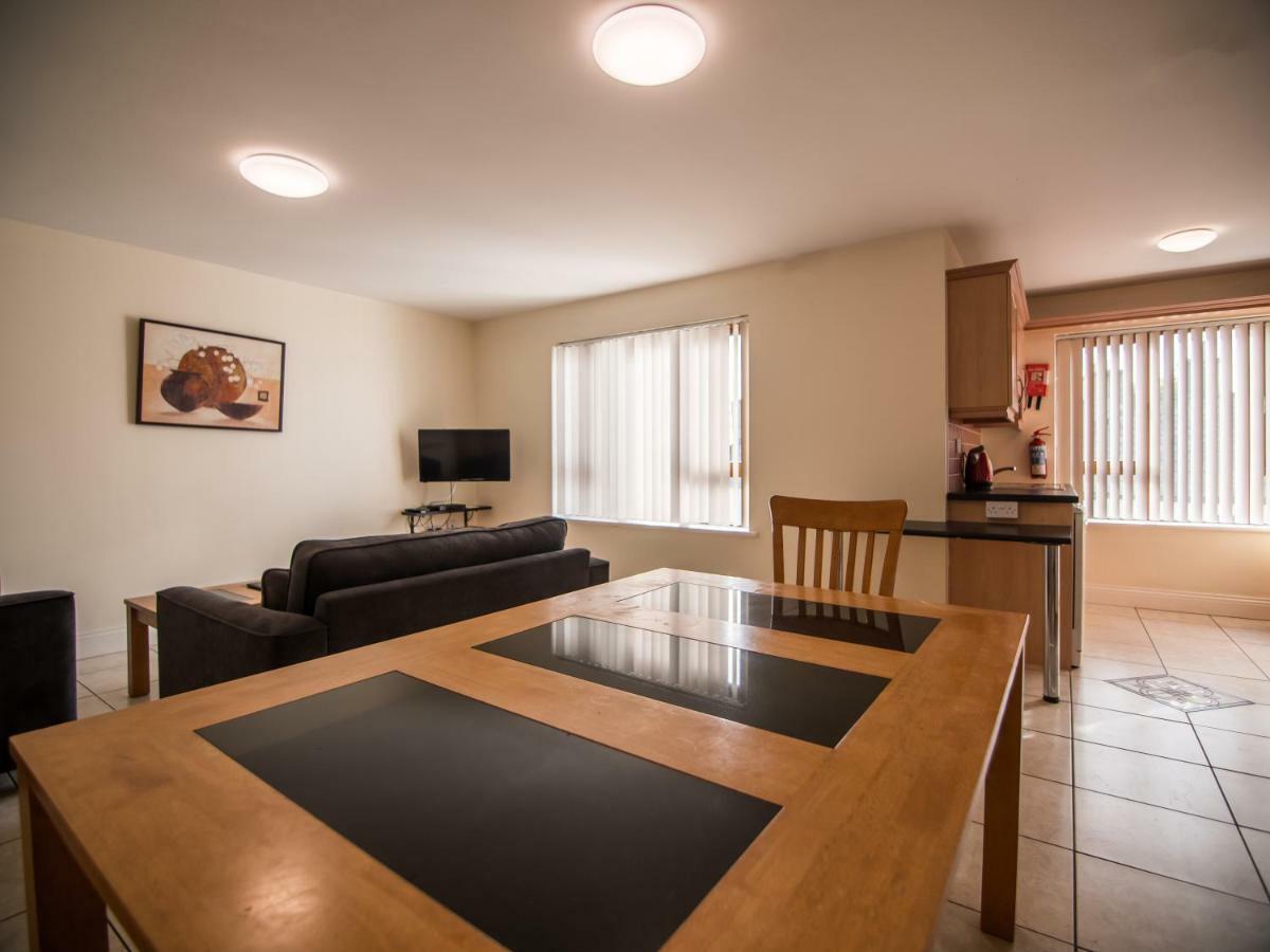 Donegan Court Aparthotel Galway Buitenkant foto