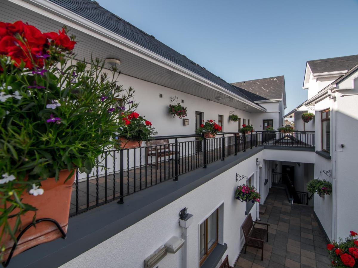 Donegan Court Aparthotel Galway Buitenkant foto
