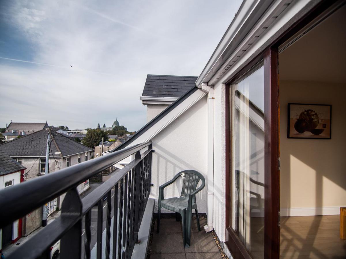 Donegan Court Aparthotel Galway Buitenkant foto