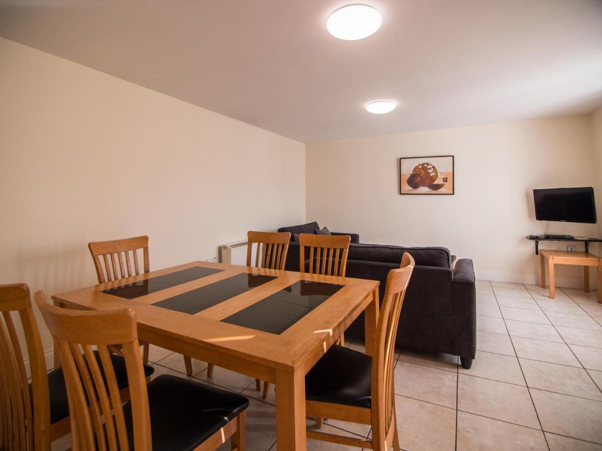 Donegan Court Aparthotel Galway Buitenkant foto