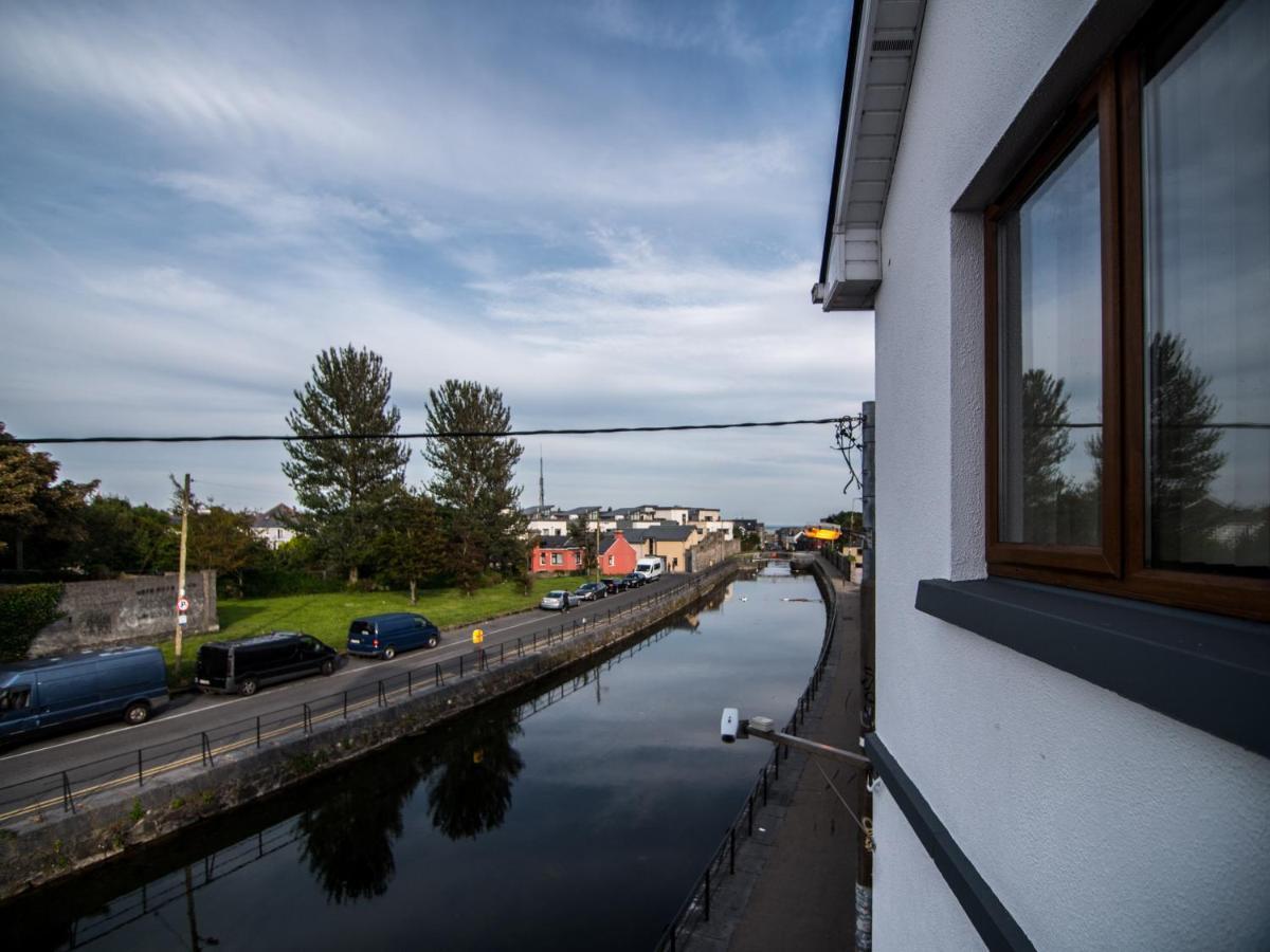 Donegan Court Aparthotel Galway Buitenkant foto