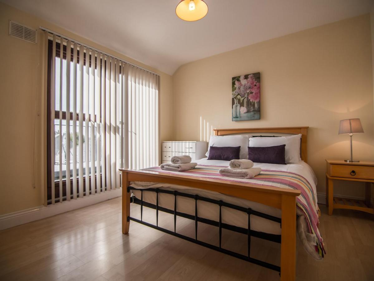 Donegan Court Aparthotel Galway Buitenkant foto